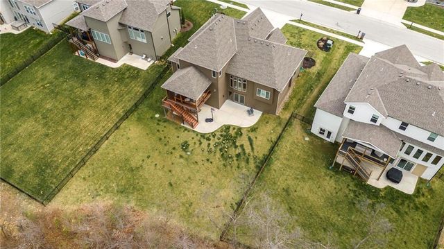 13475 Terrace Park Drive, Parkville, MO 64152