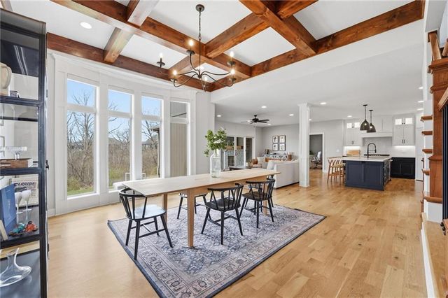 13475 Terrace Park Drive, Parkville, MO 64152