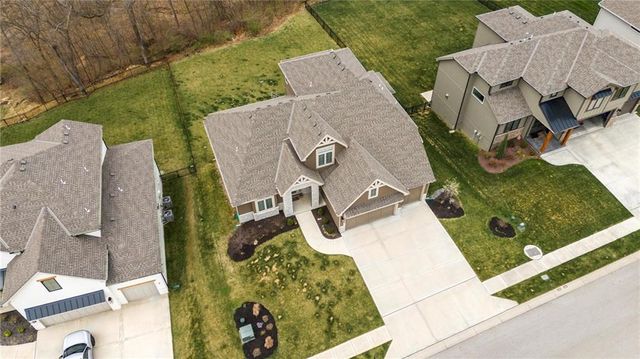 13475 Terrace Park Drive, Parkville, MO 64152