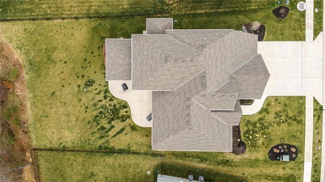 13475 Terrace Park Drive, Parkville, MO 64152