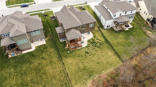 13475 Terrace Park Drive, Parkville, MO 64152