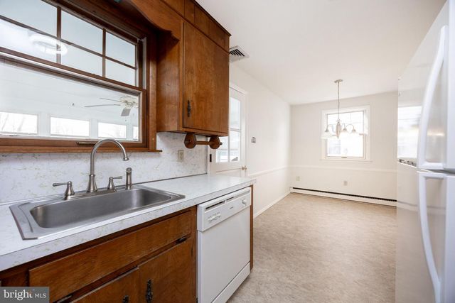 15 CHAR MAR LN, Royersford, PA 19468