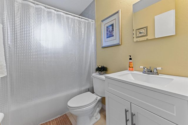 2182 SE Shipping Road, Port St Lucie, FL 34952