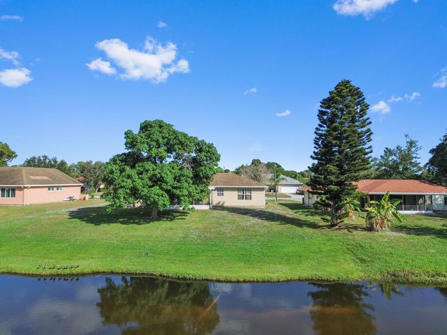 2182 SE Shipping Road, Port St Lucie, FL 34952