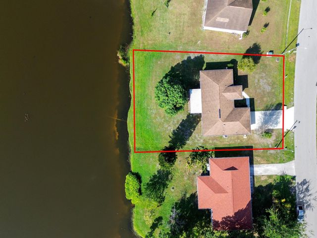 2182 SE Shipping Road, Port St Lucie, FL 34952