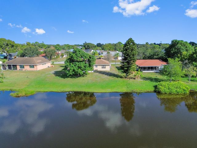 2182 SE Shipping Road, Port St Lucie, FL 34952