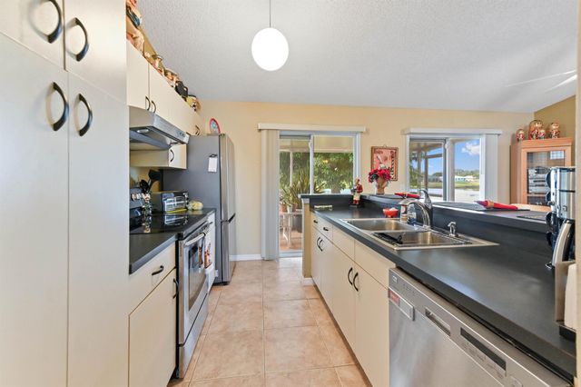 2182 SE Shipping Road, Port St Lucie, FL 34952