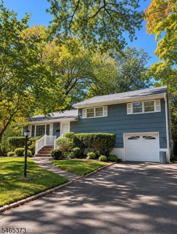 31 Arbor Dr, Hohokus Boro, NJ 07423 — exterior