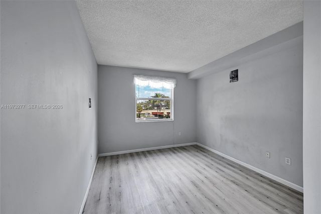 17150 N Bay Rd 2210, Sunny Isles Beach, FL 33160