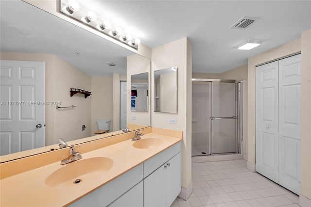 17150 N Bay Rd 2210, Sunny Isles Beach, FL 33160