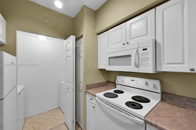 17150 N Bay Rd 2210, Sunny Isles Beach, FL 33160