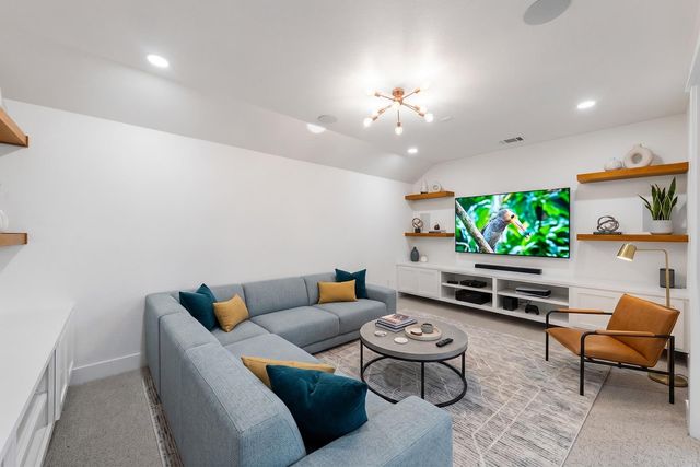 229 Iva June LN, Georgetown, TX 78628