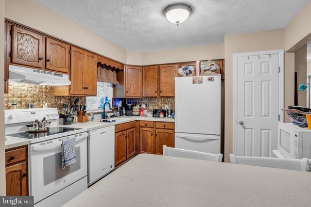 396 WHITESIDE AVE, Highspire, PA 17034
