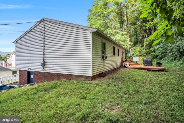 396 WHITESIDE AVE, Highspire, PA 17034