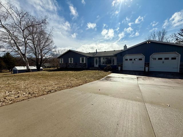 705 Timberline Drive SE, Oronoco, MN 55960