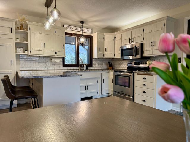 705 Timberline Drive SE, Oronoco, MN 55960