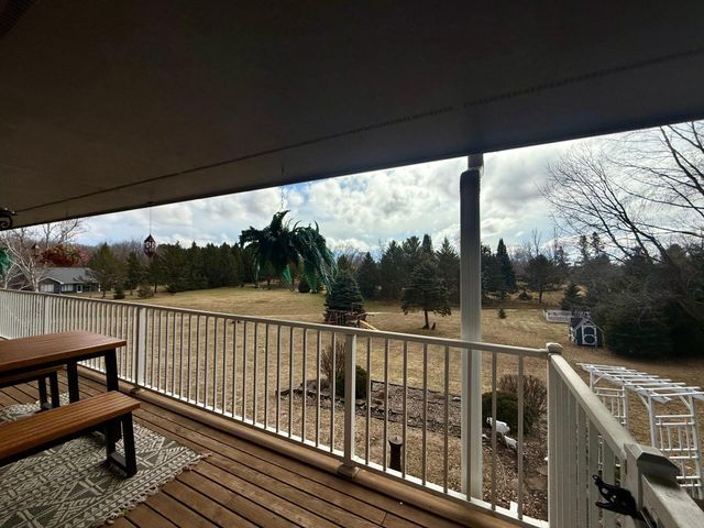 705 Timberline Drive SE, Oronoco, MN 55960