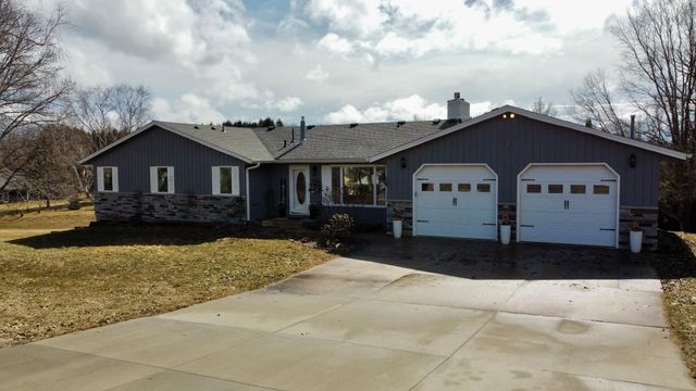 705 Timberline Drive SE, Oronoco, MN 55960