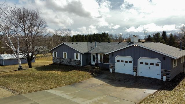 705 Timberline Drive SE, Oronoco, MN 55960