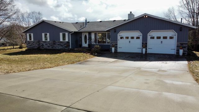 705 Timberline Drive SE, Oronoco, MN 55960