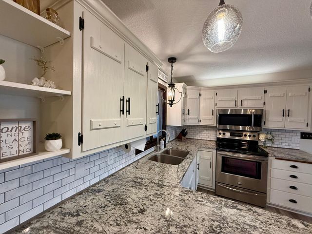 705 Timberline Drive SE, Oronoco, MN 55960