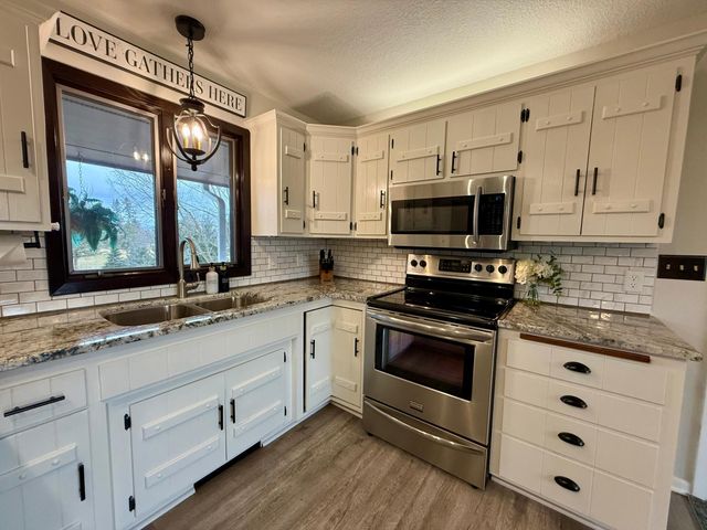 705 Timberline Drive SE, Oronoco, MN 55960