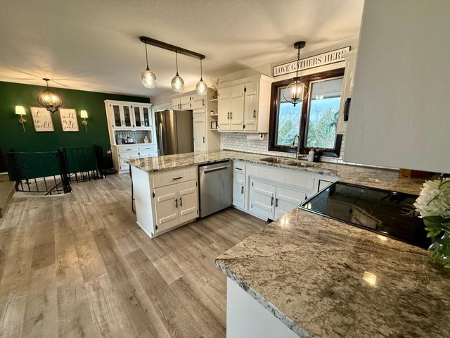 705 Timberline Drive SE, Oronoco, MN 55960