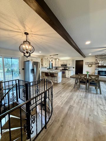 705 Timberline Drive SE, Oronoco, MN 55960