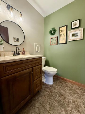 705 Timberline Drive SE, Oronoco, MN 55960