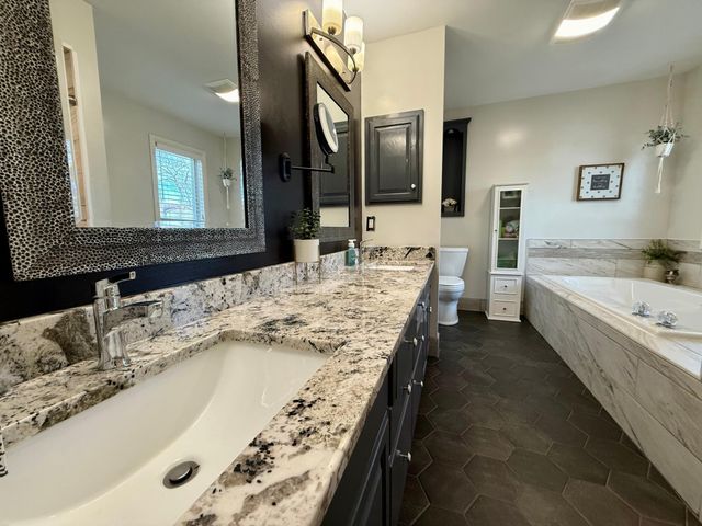 705 Timberline Drive SE, Oronoco, MN 55960