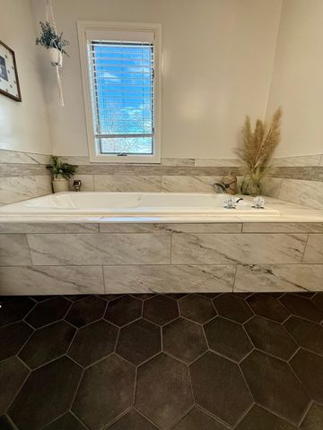 705 Timberline Drive SE, Oronoco, MN 55960