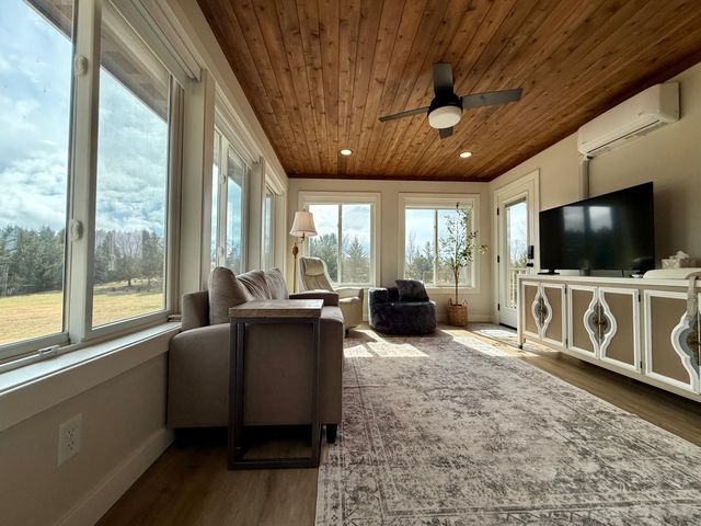 705 Timberline Drive SE, Oronoco, MN 55960