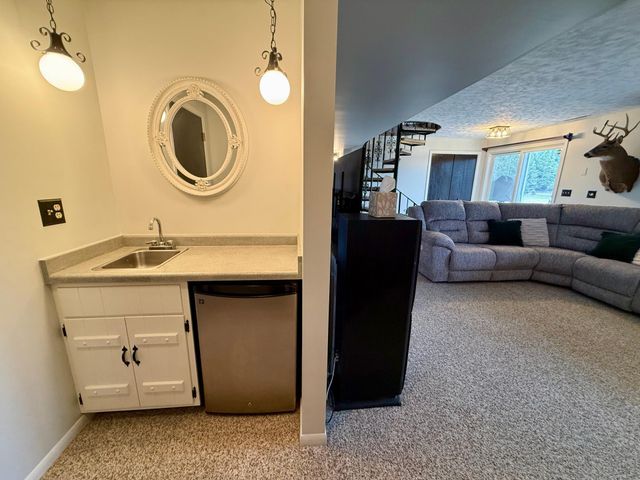 705 Timberline Drive SE, Oronoco, MN 55960