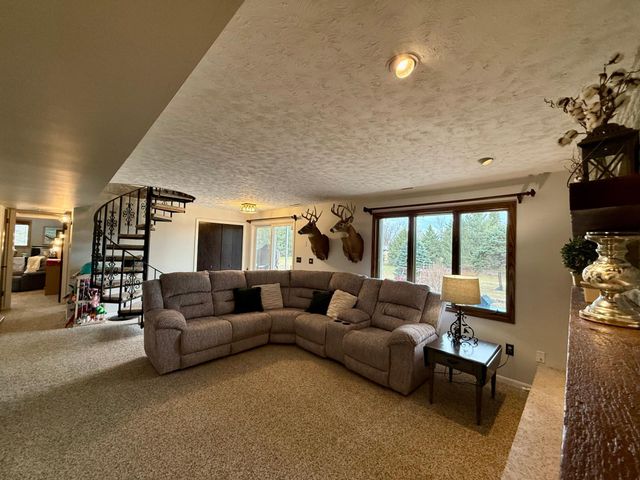 705 Timberline Drive SE, Oronoco, MN 55960