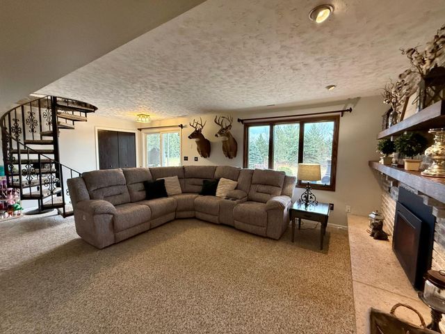 705 Timberline Drive SE, Oronoco, MN 55960
