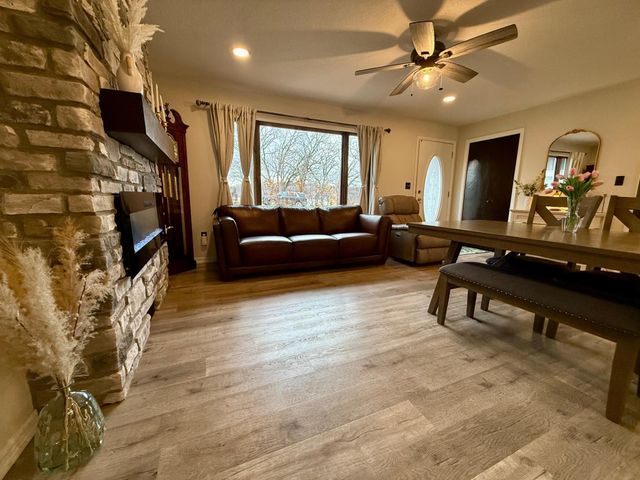 705 Timberline Drive SE, Oronoco, MN 55960