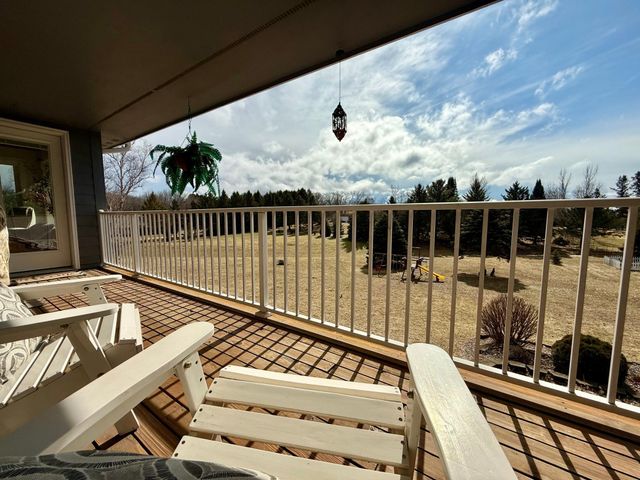 705 Timberline Drive SE, Oronoco, MN 55960