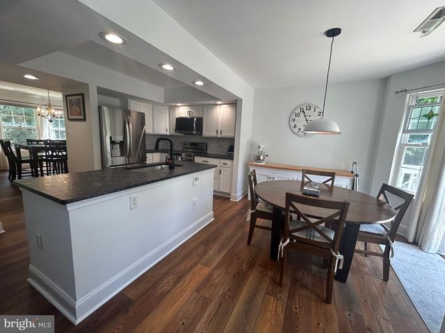 1582 SNUG RD, Shady Side, MD 20764