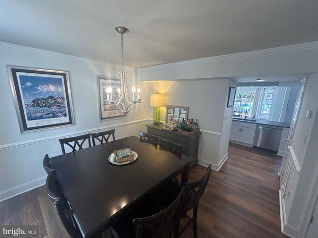 1582 SNUG RD, Shady Side, MD 20764