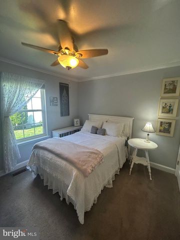 1582 SNUG RD, Shady Side, MD 20764