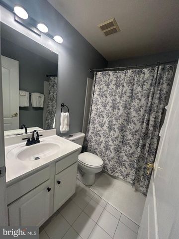1582 SNUG RD, Shady Side, MD 20764
