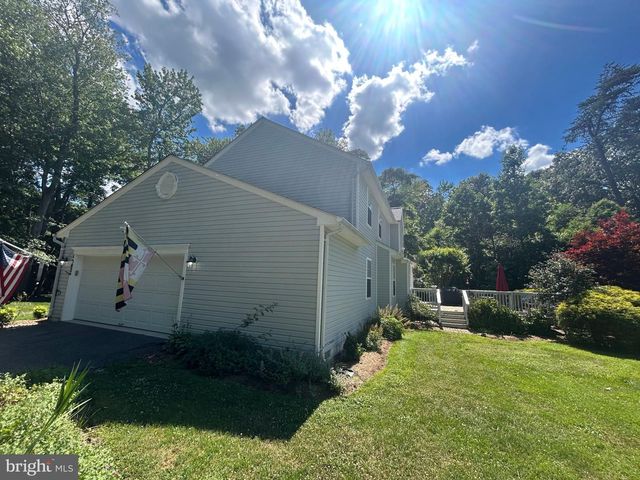 1582 SNUG RD, Shady Side, MD 20764