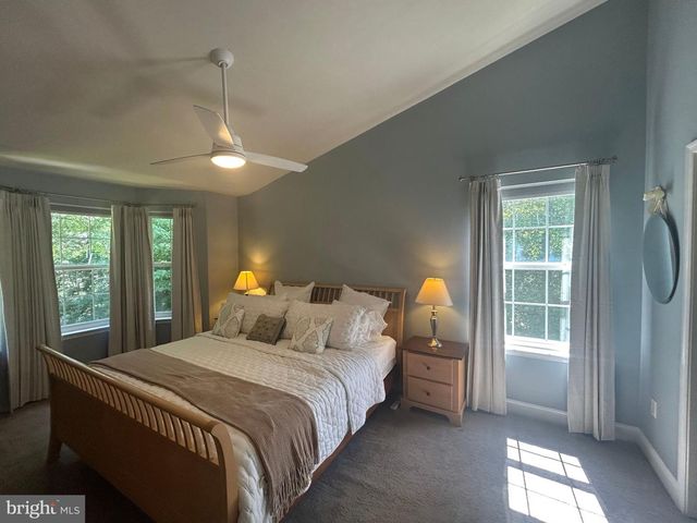 1582 SNUG RD, Shady Side, MD 20764
