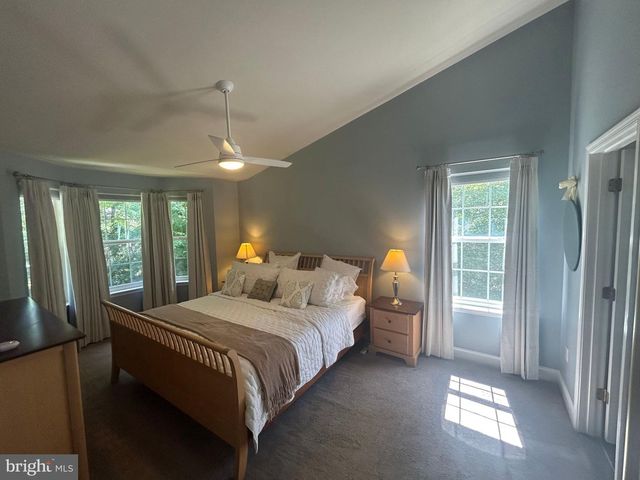 1582 SNUG RD, Shady Side, MD 20764