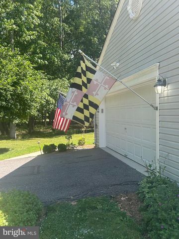 1582 SNUG RD, Shady Side, MD 20764