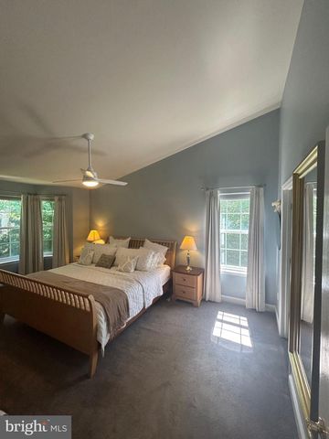 1582 SNUG RD, Shady Side, MD 20764