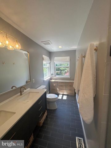 1582 SNUG RD, Shady Side, MD 20764