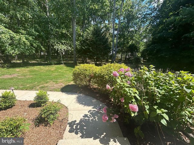 1582 SNUG RD, Shady Side, MD 20764