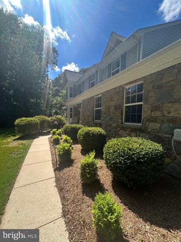 1582 SNUG RD, Shady Side, MD 20764
