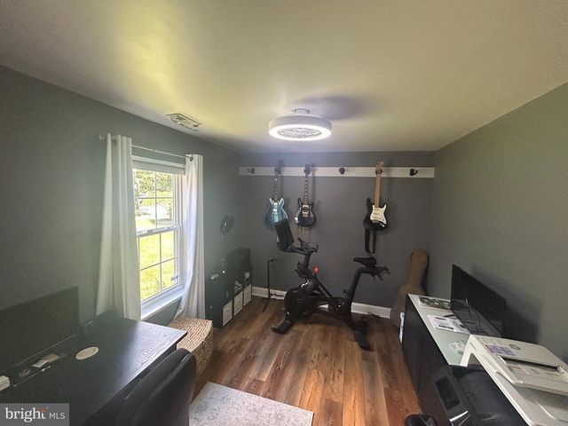 1582 SNUG RD, Shady Side, MD 20764